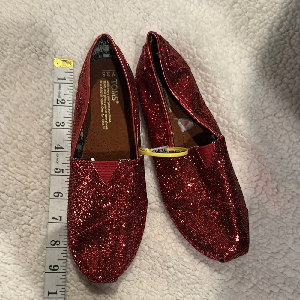 Toms Kids Shoes in Sparkling Red